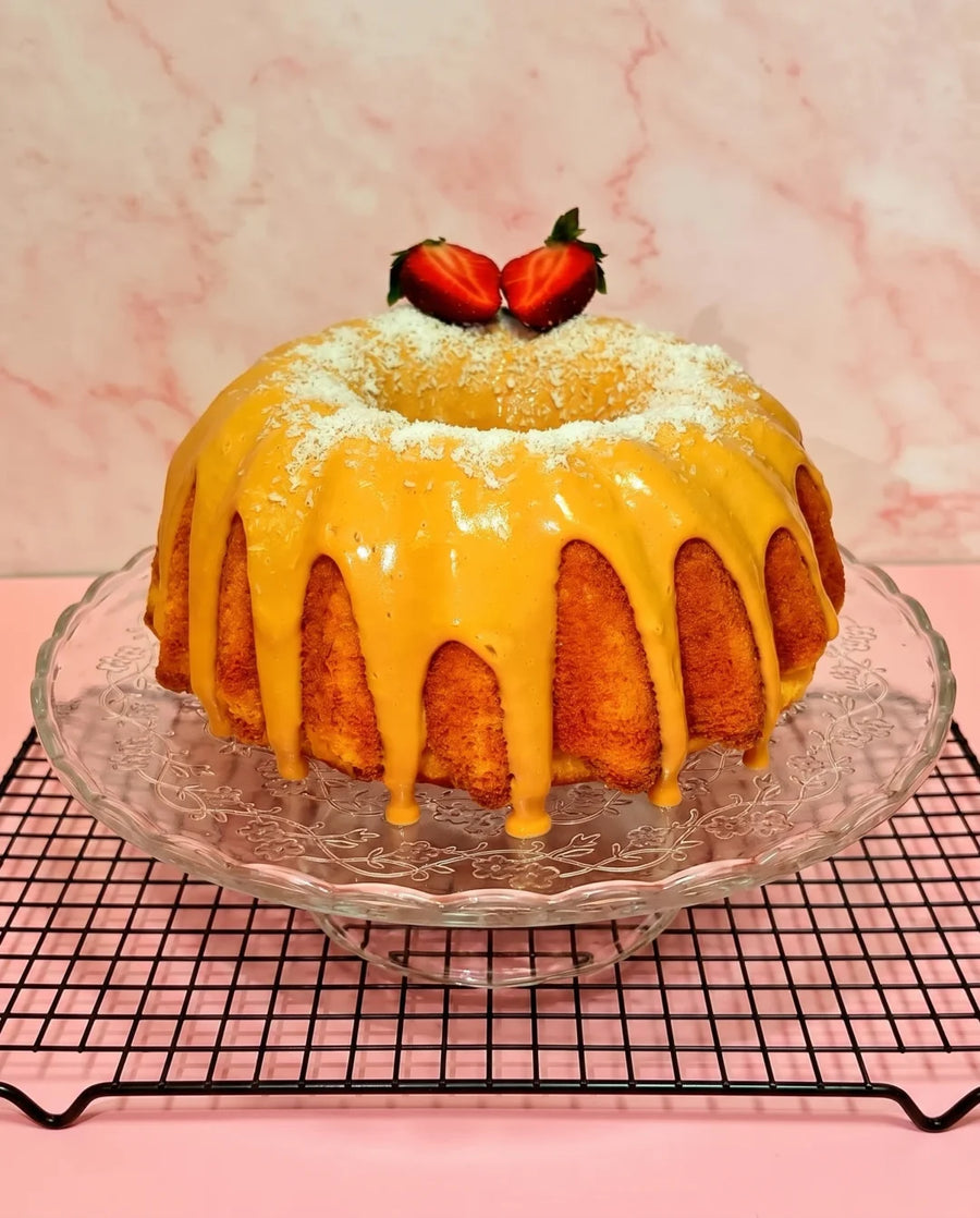 Beijo de Coco — bolo de coco com doce de leite