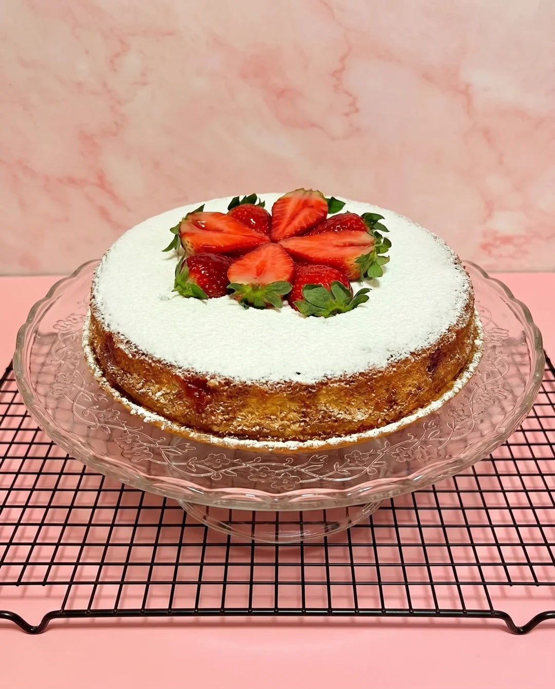 Bolo de aniversário com morangos
